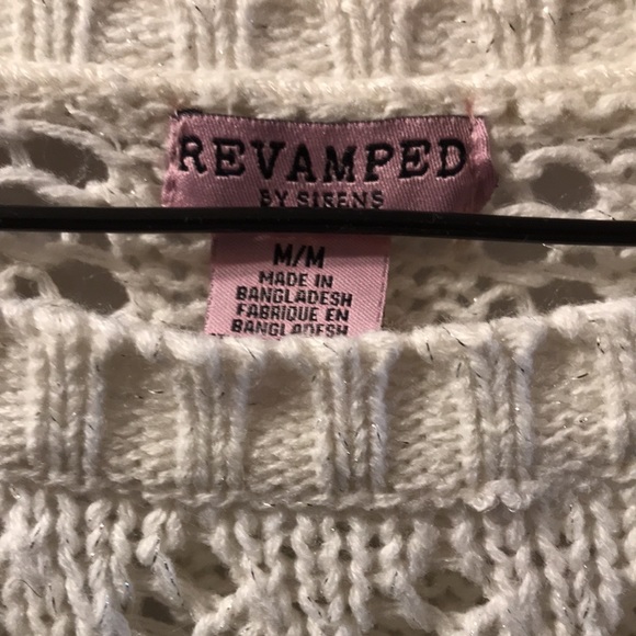 Revamped Urban Heritage Sweater - Picture 14 of 16